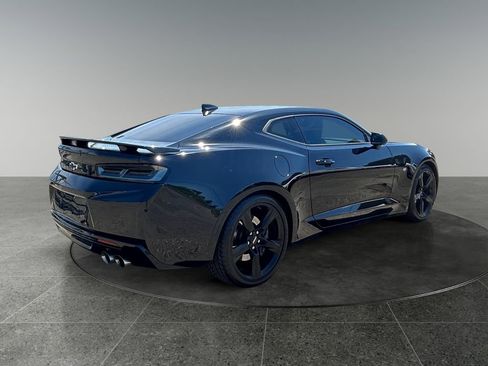 Used 2018 Chevrolet Camaro SS RWD image 10