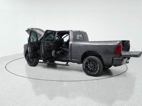 New 2026 RAM 2500 Laramie AWD/4WD image 16