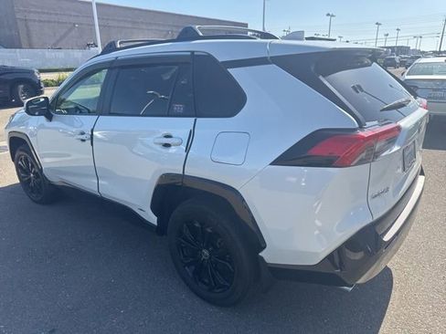 Used 2022 Toyota RAV4 SE w/ Convenience Package AWD/4WD image 12