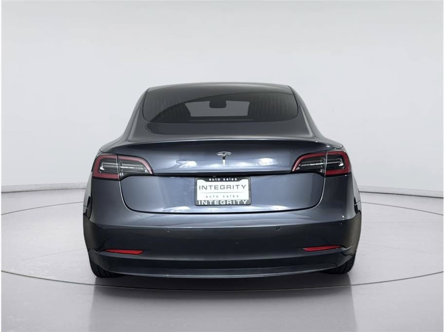 Used 2018 Tesla Model 3 Long Range RWD image 3