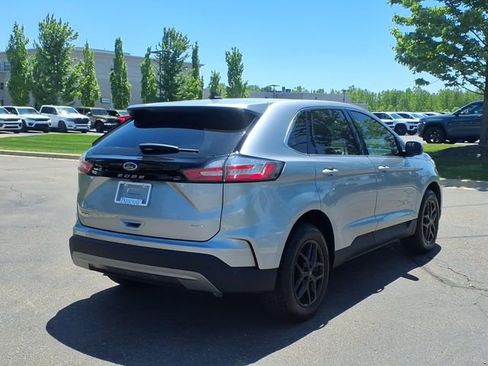 Used 2023 Ford Edge SEL w/ Convenience Package AWD/4WD image 4