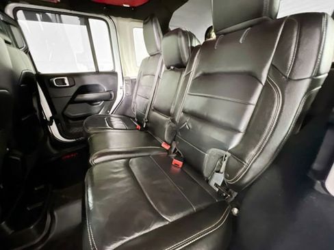 Used 2018 Jeep Wrangler Unlimited Sahara w/ Uconnect 4C Nav & Sound Group AWD/4WD image 28