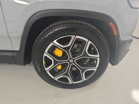Used 2023 Rivian R1T Adventure AWD/4WD image 11