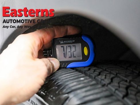 Used 2023 GMC Terrain SLT image 30