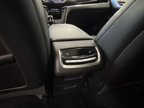 Used 2020 Cadillac XT6 Premium Luxury w/ Platinum Package AWD/4WD image 32