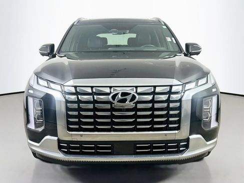 Used 2023 Hyundai Palisade Calligraphy FWD image 2