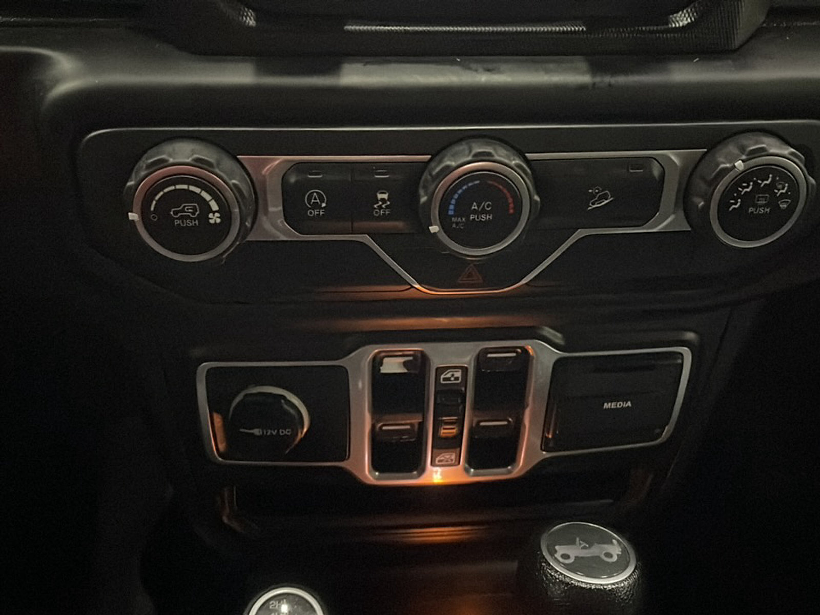 Used 2018 Jeep Wrangler Unlimited Sport S AWD/4WD image 10