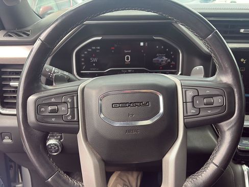 Used 2022 GMC Sierra 1500 Denali AWD/4WD image 12