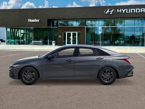 New 2026 Hyundai Elantra Blue FWD image 3