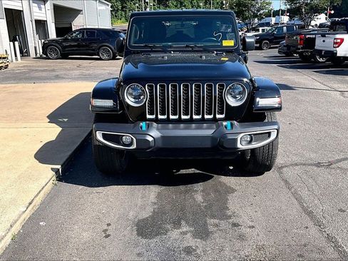 Used 2023 Jeep Wrangler Unlimited Sahara w/ Cold Weather Group AWD/4WD image 5