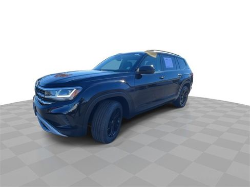 Used 2023 Volkswagen Atlas SE image 4