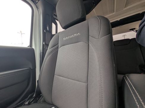 Used 2023 Jeep Wrangler Sahara image 13