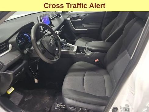 Used 2025 Toyota RAV4 XLE image 10