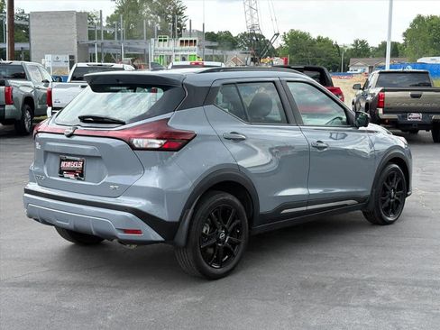 Used 2024 Nissan Kicks SR w/ SR Premium Package FWD image 3