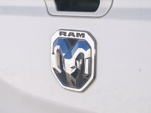 Used 2019 RAM 1500 Big Horn RWD image 11