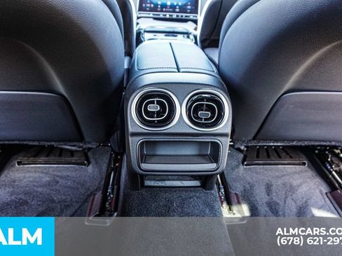 Used 2025 Mercedes-Benz C 300 Sedan image 30