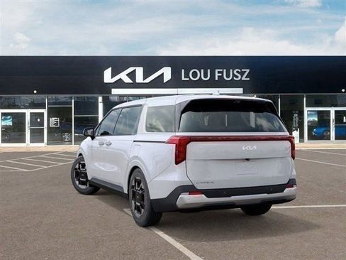 New 2026 Kia Carnival EX FWD image 4