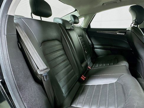 Used 2015 Ford Fusion SE w/ Equipment Group 202A image 29