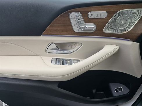 Used 2024 Mercedes-Benz GLE 450 4MATIC image 25