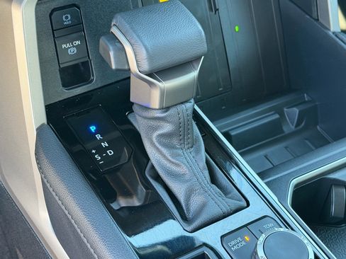 Used 2024 Toyota Tundra Limited image 31