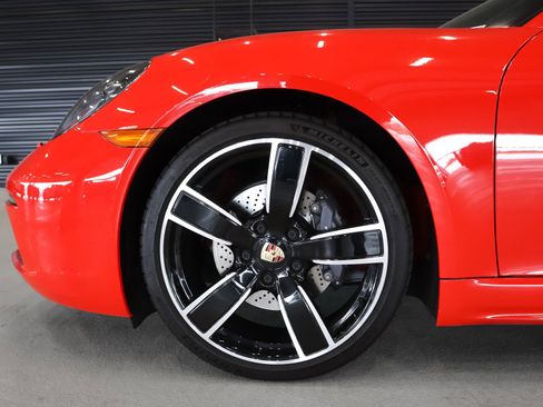 Used 2025 Porsche 718 Cayman image 12