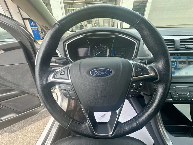 Used 2017 Ford Fusion Energi SE FWD image 16