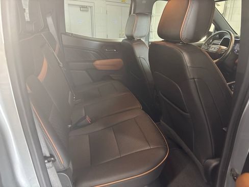 Used 2023 GMC Canyon AT4 w/ AT4 Premium Package AWD/4WD image 12