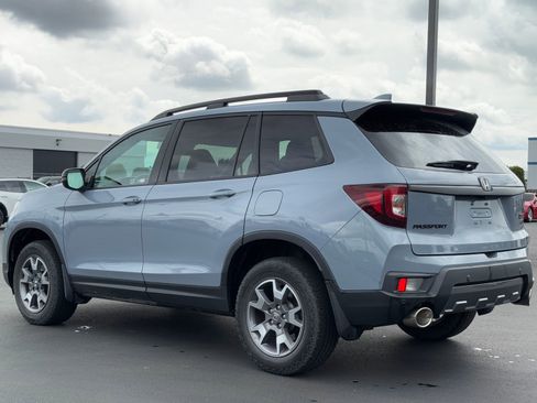 Used 2023 Honda Passport TrailSport image 3