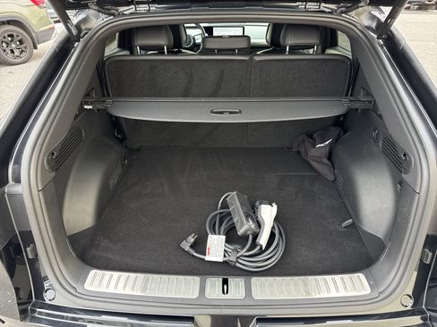 Used 2025 Genesis GV60 RWD image 14