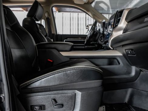 Used 2022 RAM 3500 Laramie image 32