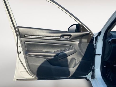 Used 2024 Nissan Altima 2.5 S image 16