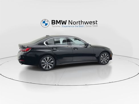 New 2026 BMW 330i xDrive Sedan w/ Convenience Package AWD/4WD image 4