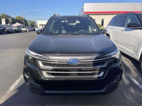 Used 2025 Subaru Forester Limited image 2