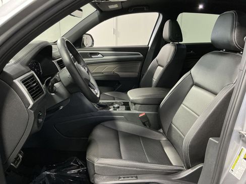 Used 2023 Volkswagen Atlas Cross Sport SEL R-Line AWD/4WD image 14