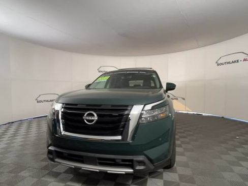 Certified 2025 Nissan Pathfinder SL w/ Cargo Package AWD/4WD image 4