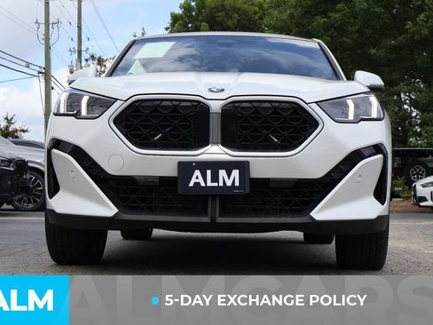 Used 2025 BMW X2 xDrive28i AWD/4WD image 3