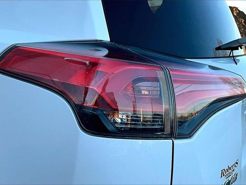 Certified 2018 Toyota RAV4 XLE image 20
