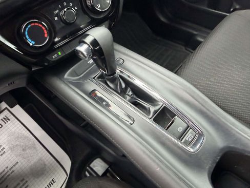 Used 2018 Honda HR-V LX image 18