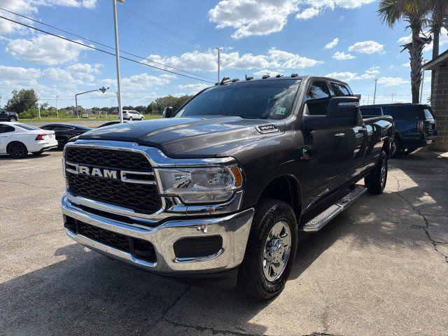 Used 2024 RAM 3500 Tradesman w/ Chrome Appearance Group AWD/4WD image 10