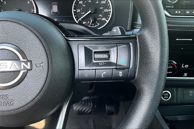 Used 2022 Nissan Rogue SV AWD/4WD image 12