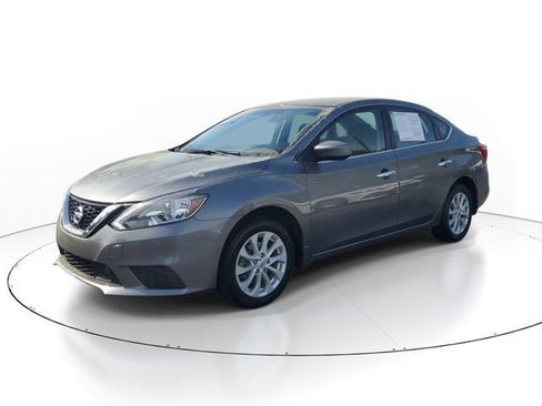 Used 2018 Nissan Sentra SV image 3
