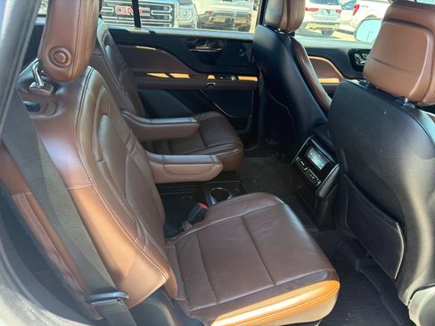 Used 2020 Lincoln Aviator Reserve w/ Elements Package Plus AWD/4WD image 7