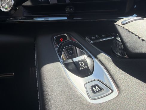 Used 2024 Chevrolet Corvette Stingray Preferred Conv w/ Z51 Performance Package RWD image 32