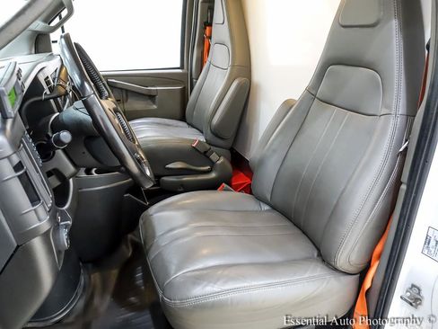 Used 2023 GMC Savana 3500 w/ Power Convenience Package RWD image 8