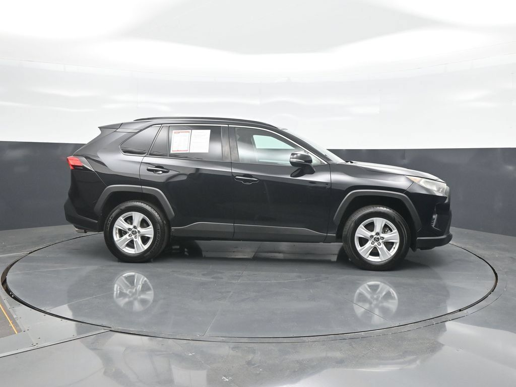 Used 2021 Toyota RAV4 XLE AWD/4WD image 8