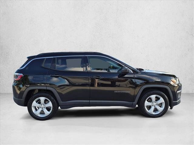 Used 2020 Jeep Compass Latitude w/ Popular Equipment Group FWD image 4