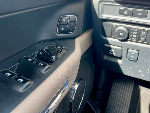 Used 2024 Ford Expedition Max Limited image 13