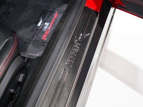 Used 2018 Ferrari 812 Superfast RWD image 18