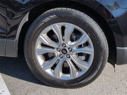 Certified 2024 Ford Edge Titanium image 11