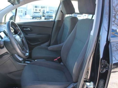 Used 2019 Chevrolet Trax LS image 9
